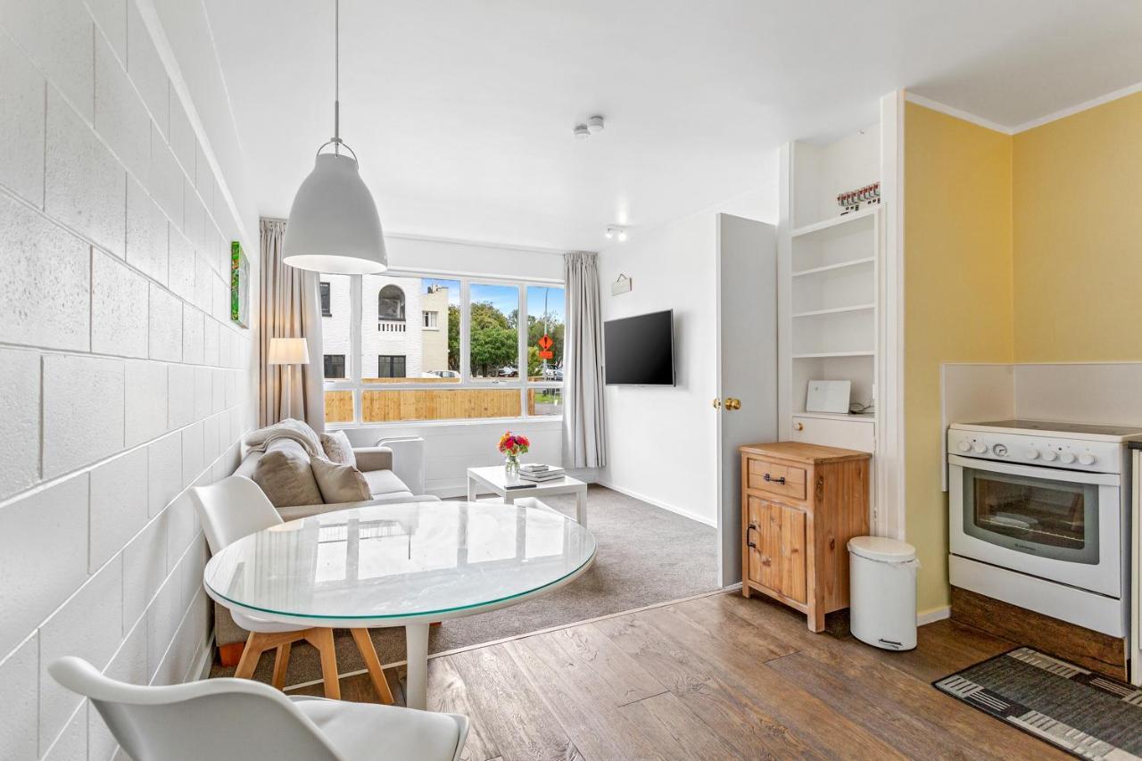 One Bedroom Apartment, Heart Of Newmarket أوكلاند المظهر الخارجي الصورة